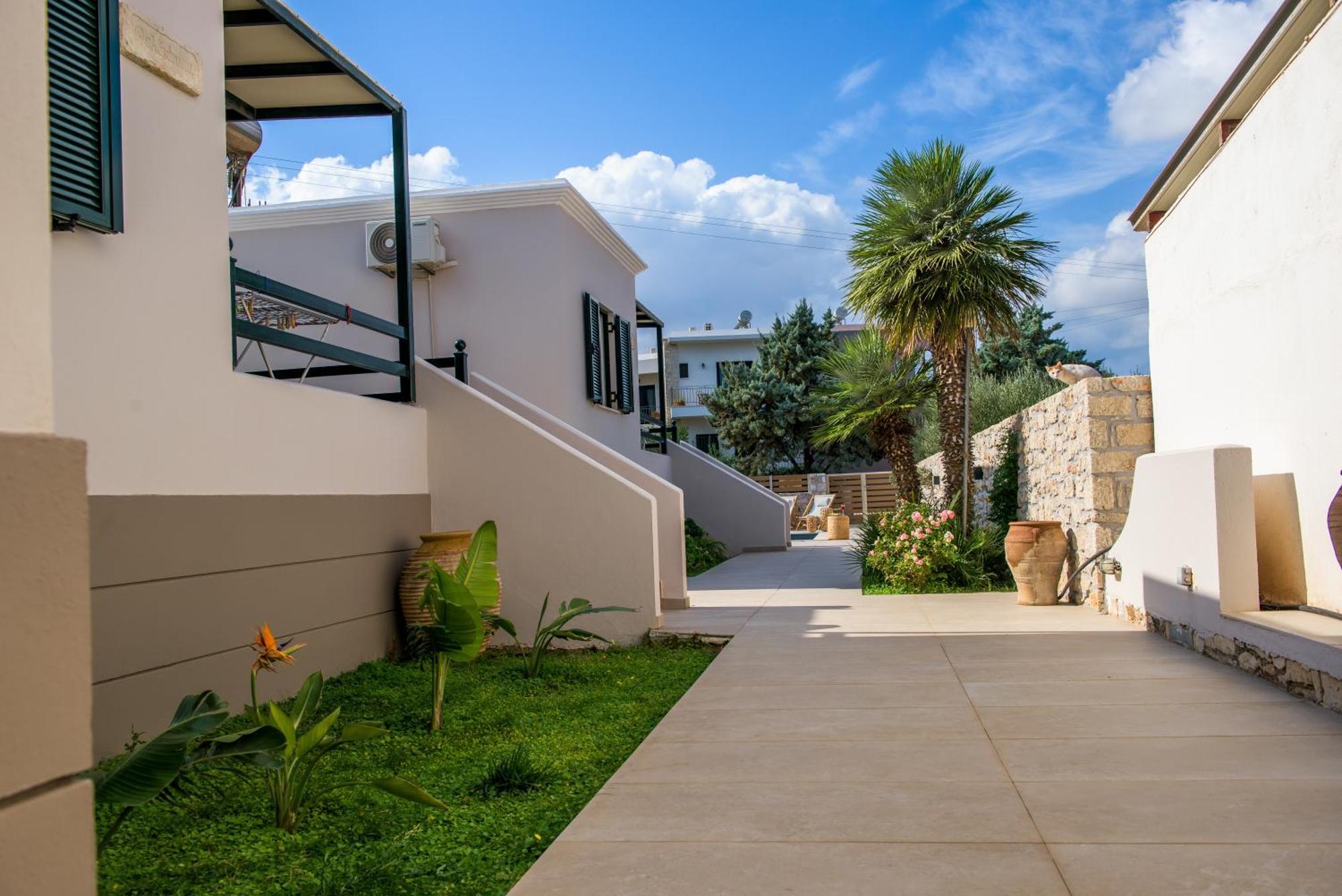 Sirines Apartments 古卡斯特隆 外观 照片